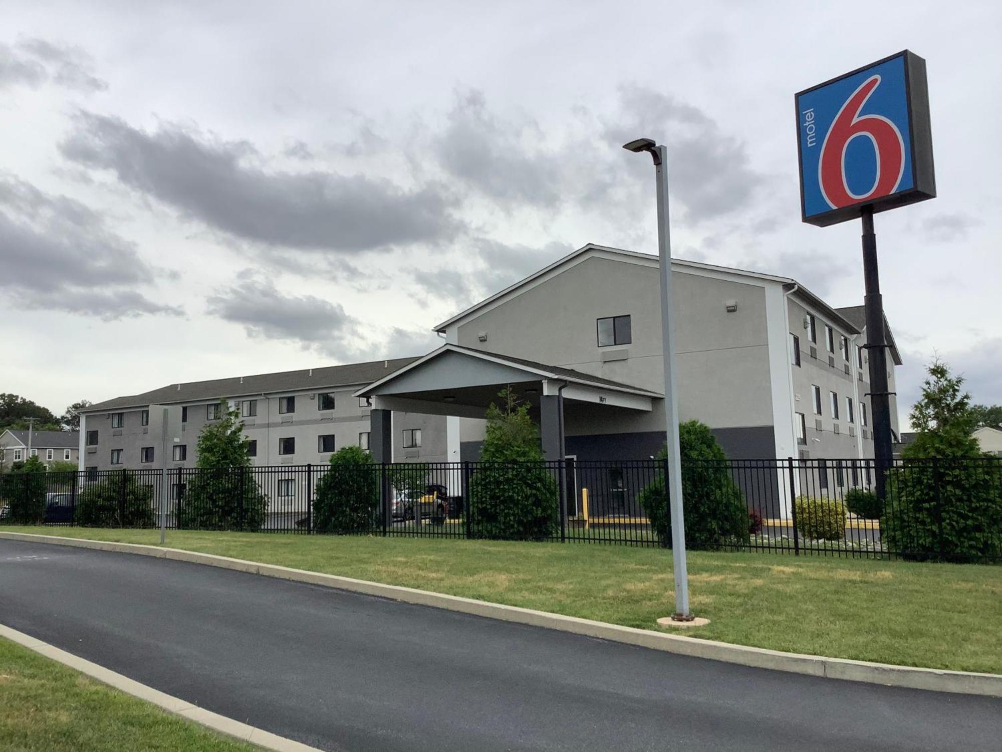 Motel 6 Lancaster Fertility Eksteriør billede